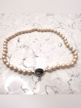 Vintage Vendome Faux Pearl Necklace Choker with Onyx Goldtone Clasp
